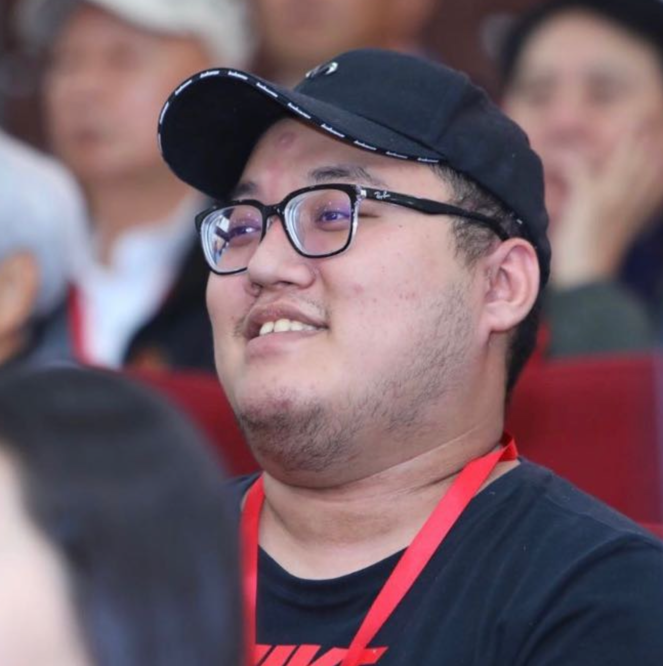 黄乐威 / Yuewei Huang